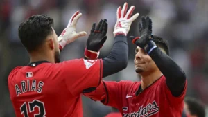 MLB: Venezolanos productivos aportan para los Guardianes