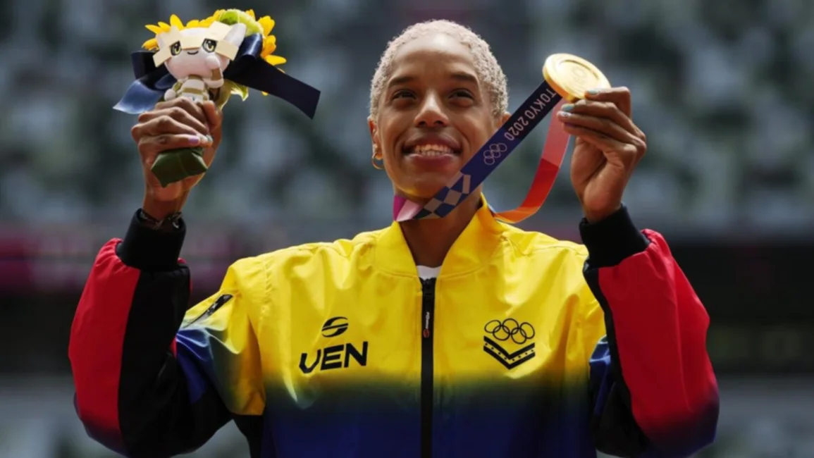 ¿Cuánto dinero ganará Yulimar Rojas si es medalla de oro en París 2024?