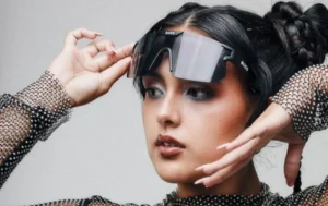 La artista colombiana Sofi Vera, estrenó su nuevo single “Cóctel”