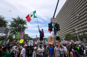Por qué la música latina necesita defensores y voces proinmigrantes más fuertes